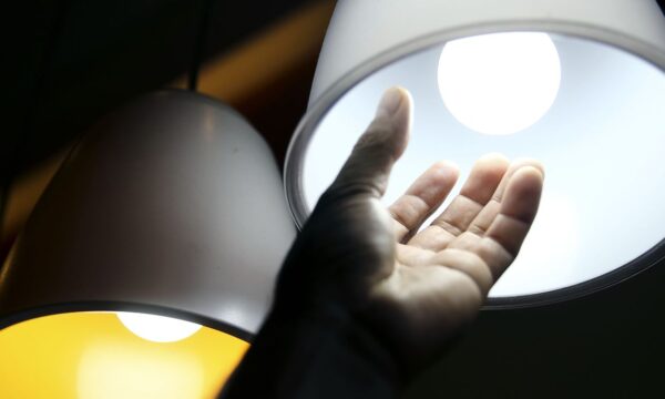Por que energia elétrica liderou queda de preços e levou IPCA-15 a deflação de 0,40%