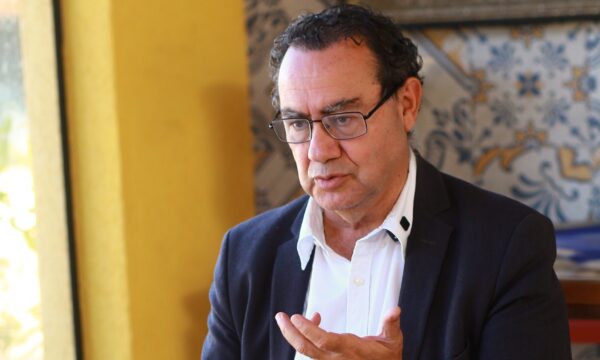 Augusto Cury diz que levaria Zuckerberg a tribunal, mas Instagram do candidato ganha quase 2 milhões de seguidores