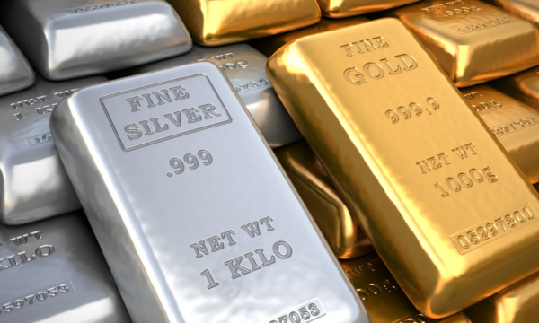 Ouro recua quase 3% após falas de Warsh em Jackson Hole