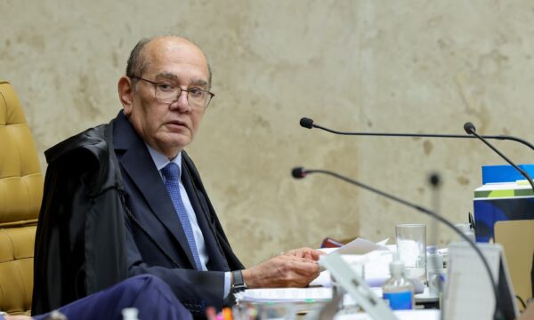 Gilmar Mendes mantém quebra de sigilo de ex-assessora de Flávio em investigação sobre ‘rachadinha’