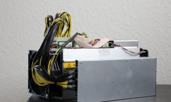 CoinShares destaca pressão sobre mineradoras de Bitcoin e afirma que empresas continuarão migrando para setor de IA
