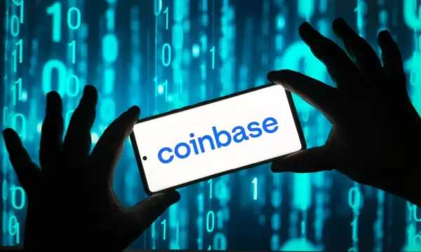 Base App muda para Coinbase Wallet em estratégia de disputa contra Robinhood