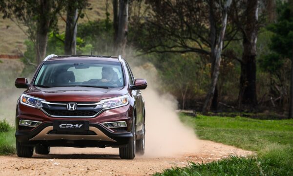 Honda antecipará produção de híbridos em reformulação de estratégia para veículos elétricos
