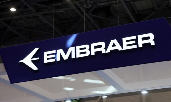 Fitch eleva rating da Embraer (EMBJ3) de IDR para BBB, com perspectiva estável