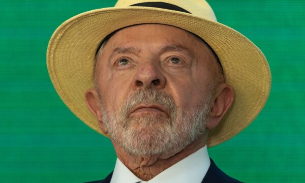 Lula intensifica presença em MG em meio à queda nas pesquisas