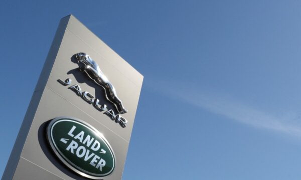 Demissões e corte de custos: o que está por trás da crise da Jaguar Land Rover