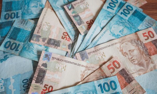 11 papéis que pagam mais de 1% ao mês mesmo se a Selic cair para 13,75%
