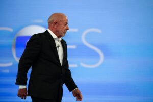 Aliados avaliam que Lula foi mais ponderado, mas poderia ter falado mais de futuro no debate da Globo