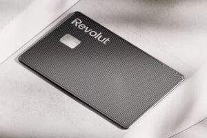 Revolut encerra operações com criptomoedas no Brasil por causa da regulação do Banco Central